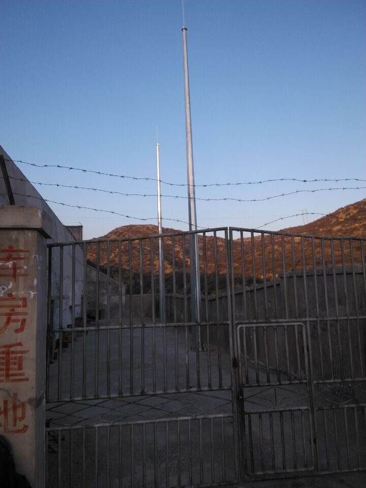 榆次巍山煤礦避雷塔安裝現場圖