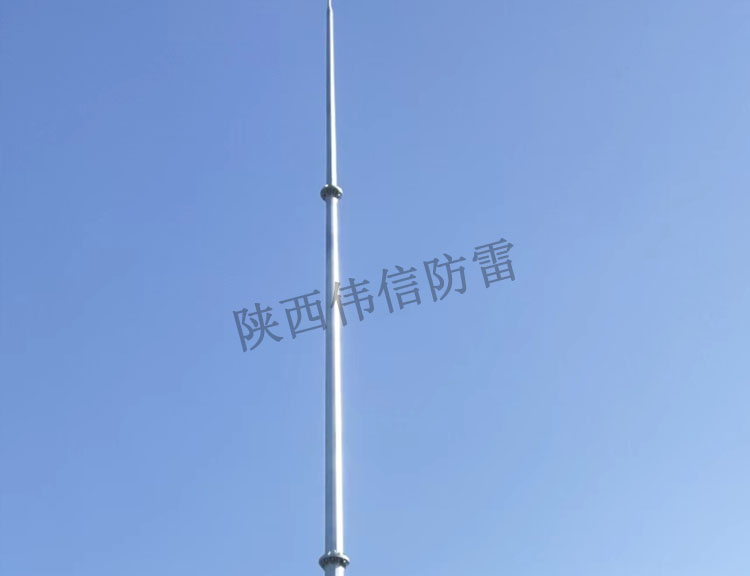 咸陽彩虹光電廠房避雷塔安裝現場圖1