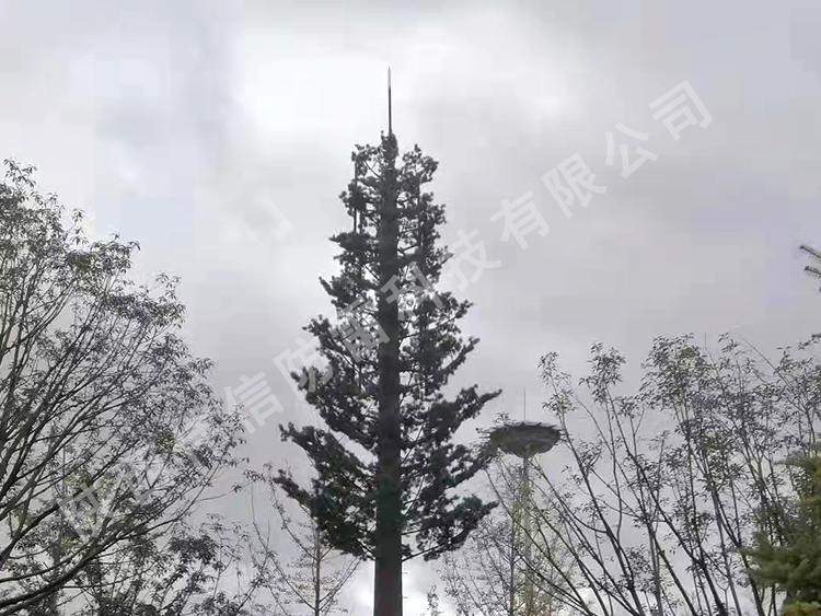 咸陽某景區仿生樹避雷塔安裝施工二